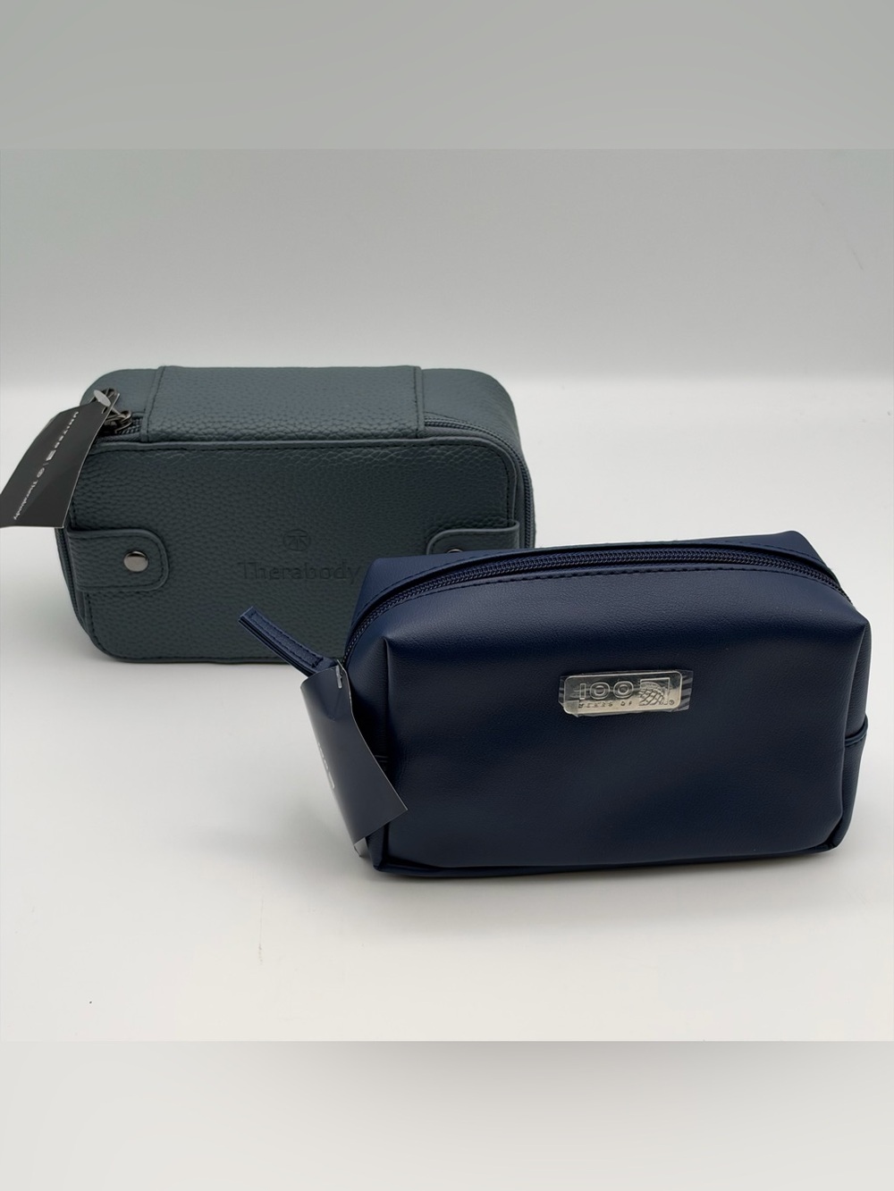 UNITED AIRLINES POLARIS BUSINESS FIRST CLASS AMENITY KIT -100 YEARS & THERABODY